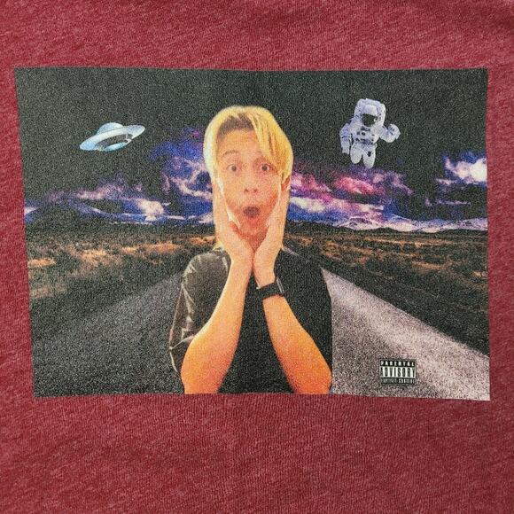 Outstanding Graphic Pop Culture Reference Tee size Large - Picture 2 of 9